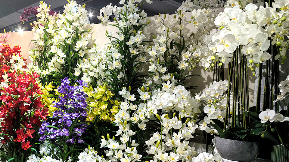 16 Blossoming Hospitality Artificial Flowers Elevating Guest Experiences in the Hospitality Industry-01.jpg 